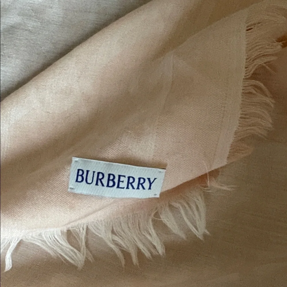 Burberry Unisex B Charm Lightweight Square Wool Scarf NWOT in slipper